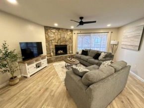 Cozy Maggie Retreat - Easy access with 2 car garage Maggie Valley